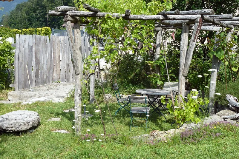 Pergola im Garten